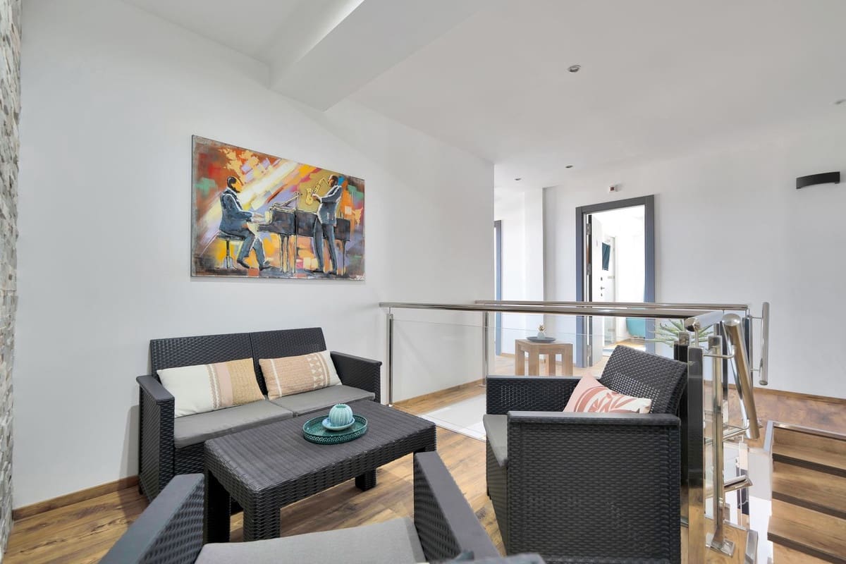 16 soverom Villa til salgs i El Chaparral med svømmebasseng garasje - € 3 500 000 (Ref: 9160865)