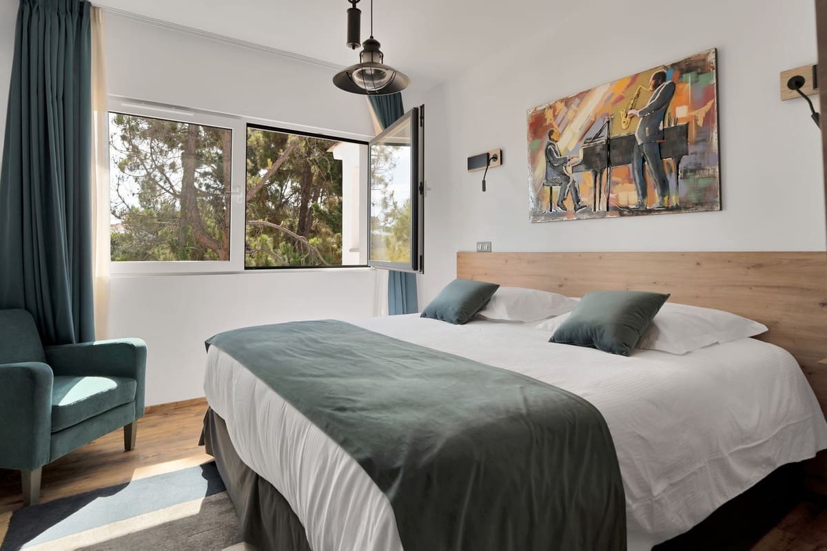 16 soverom Villa til salgs i El Chaparral med svømmebasseng garasje - € 3 500 000 (Ref: 9160865)