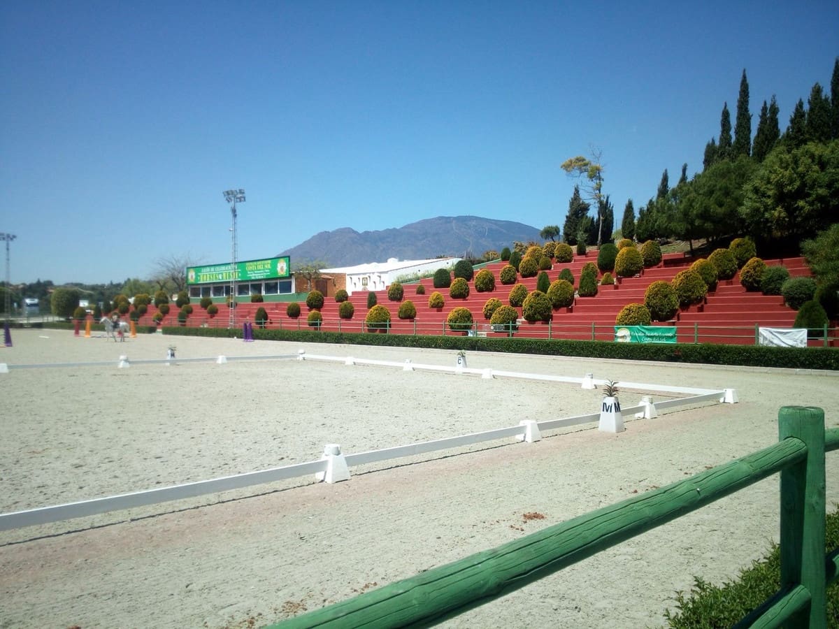 Finca/Landehus til salg i Estepona med swimmingpool - € 11.000.000 (Ref: 9163563)