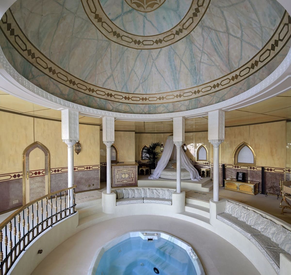 10 sypialnia Willa na sprzedaż w Rio Real z basenem garażem - 10 000 000 € (Ref: 9163564)