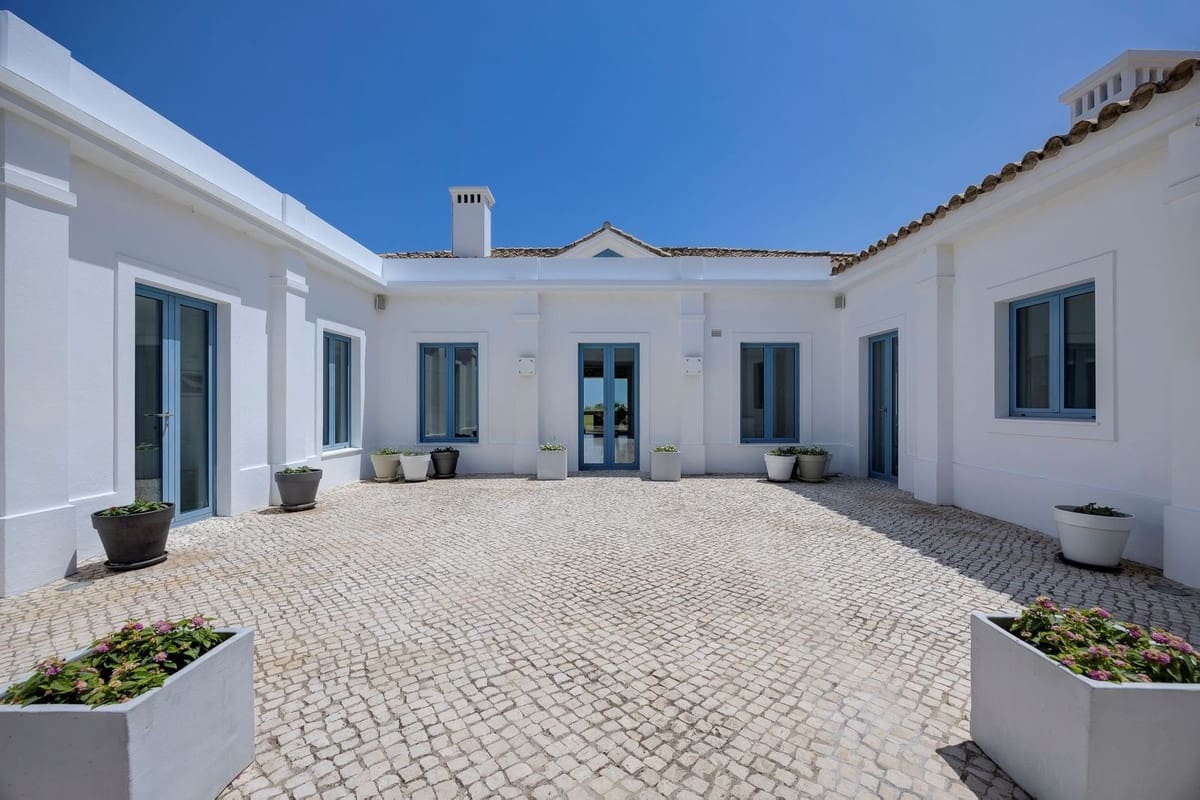 5 slaapkamer Villa te koop in Benahavis met zwembad - € 4.750.000 (Ref: 9165599)