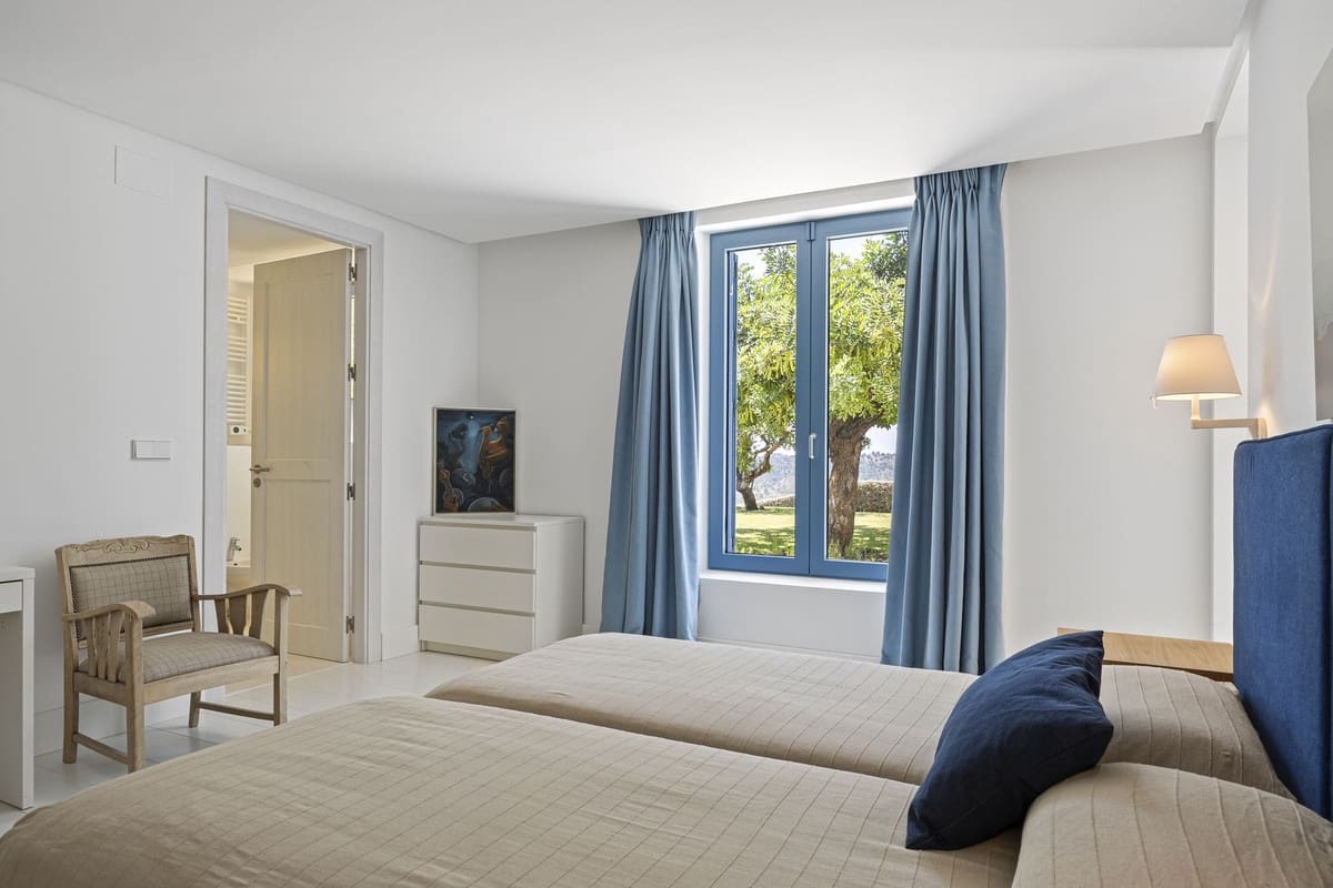 5 slaapkamer Villa te koop in Benahavis met zwembad - € 4.750.000 (Ref: 9165599)