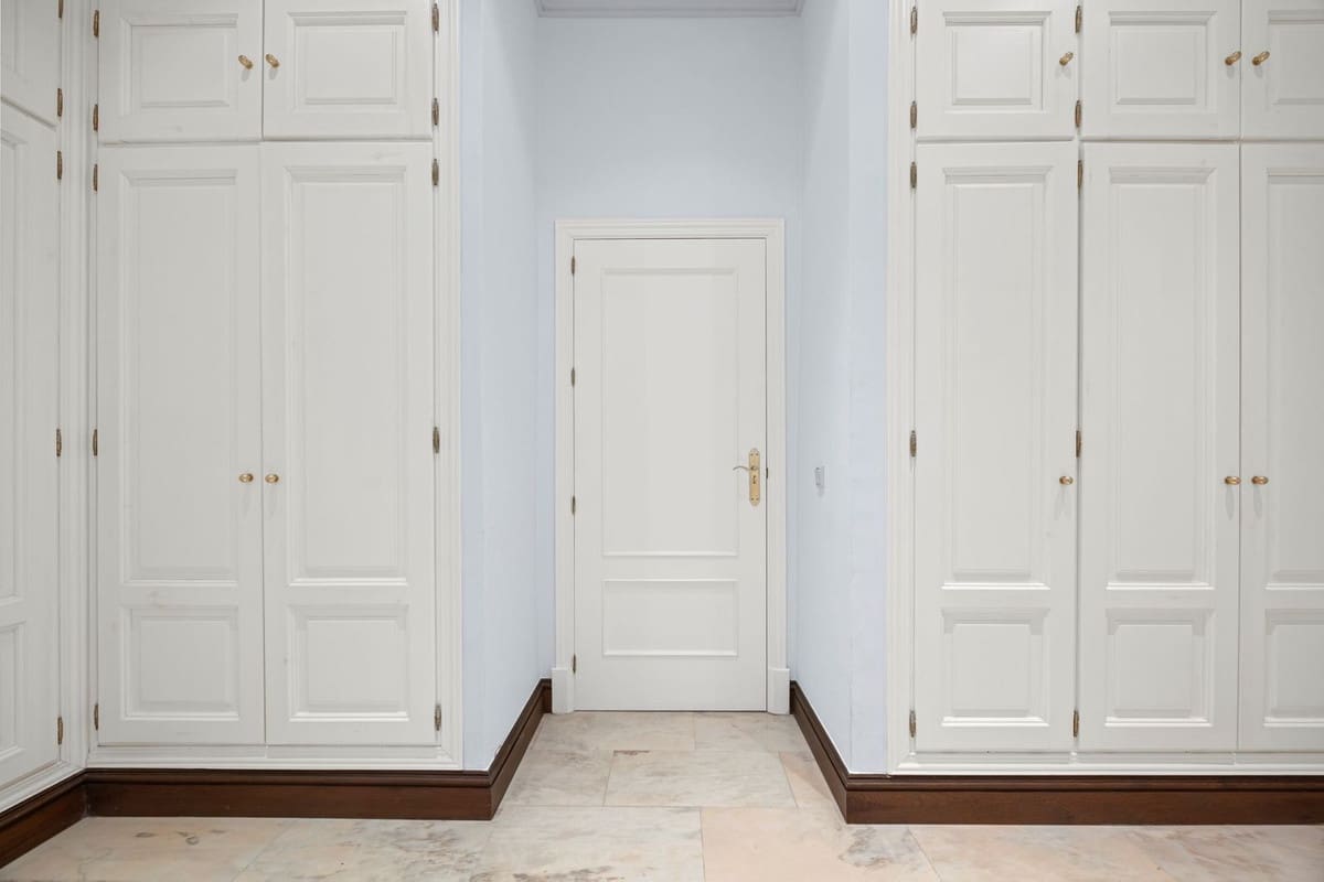 9 sypialnia Willa na sprzedaż w Marbella z basenem garażem - 7 900 000 € (Ref: 9165602)