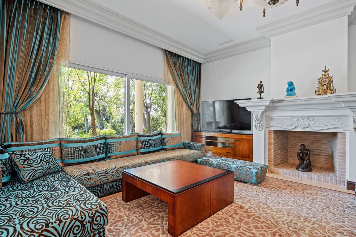 9 sypialnia Willa na sprzedaż w Marbella z basenem garażem - 7 900 000 € (Ref: 9165602)