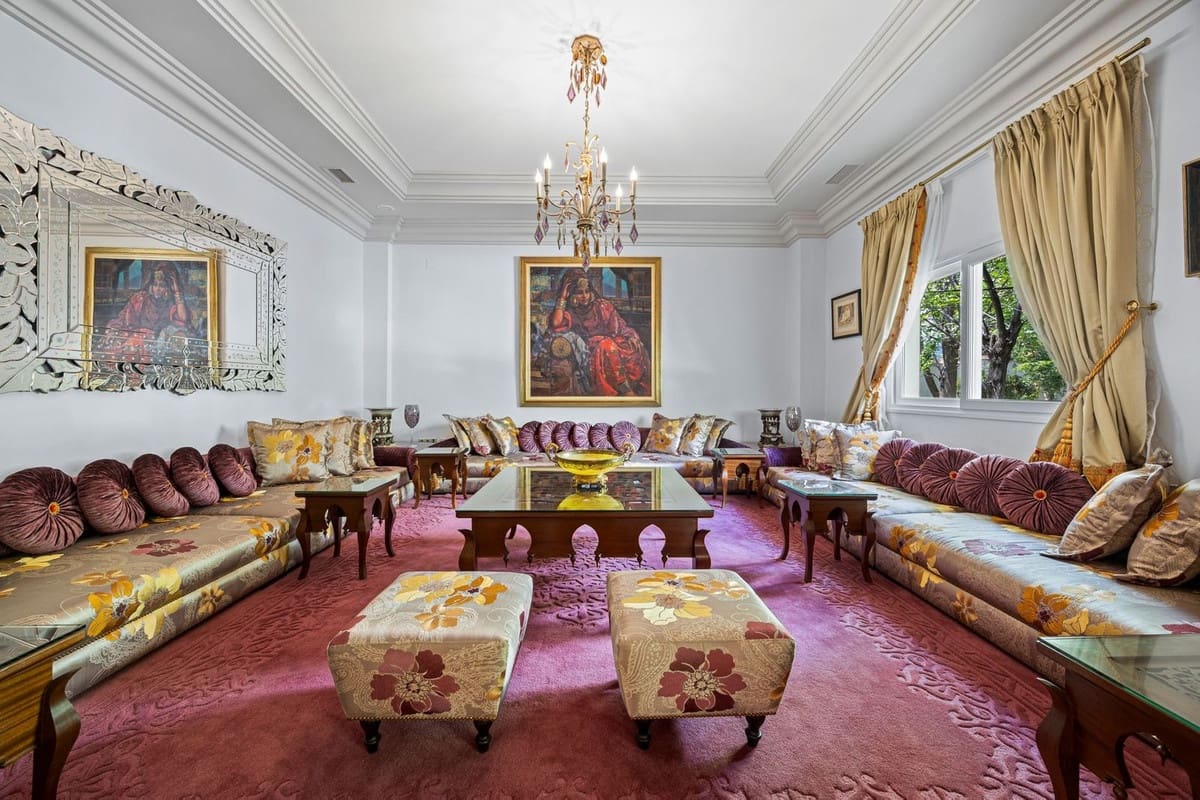 9 sypialnia Willa na sprzedaż w Marbella z basenem garażem - 7 900 000 € (Ref: 9165602)