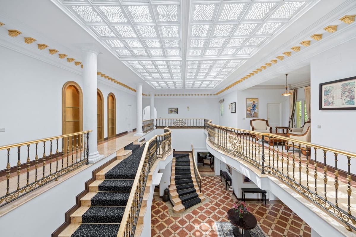 9 sypialnia Willa na sprzedaż w Marbella z basenem garażem - 7 900 000 € (Ref: 9165602)