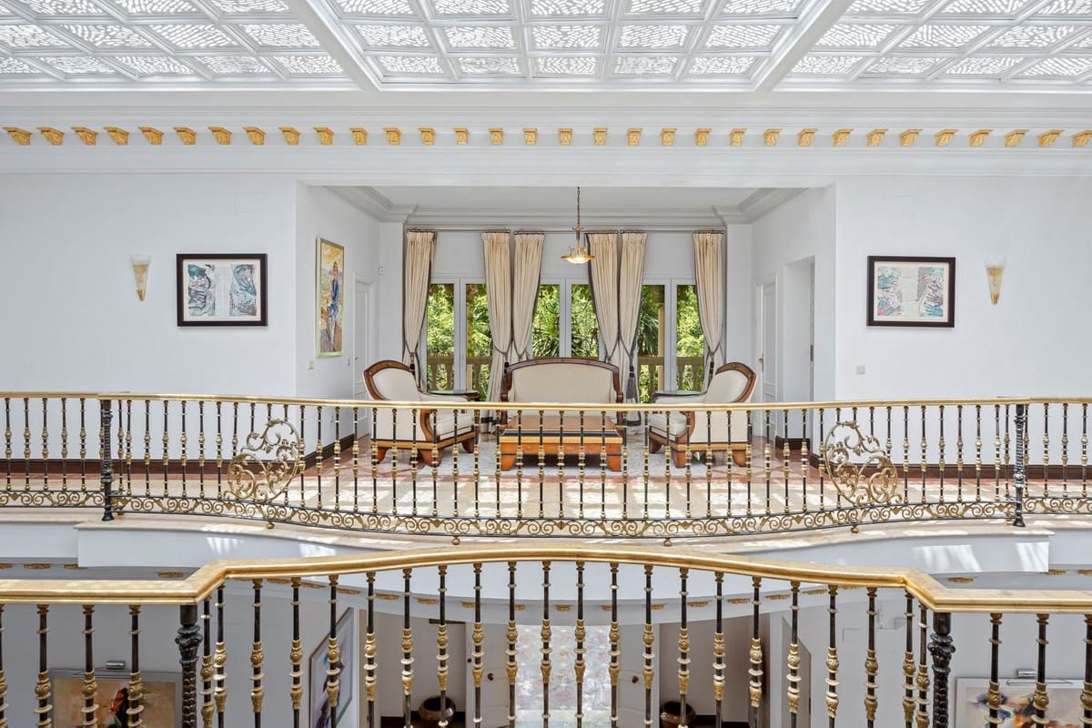 9 sypialnia Willa na sprzedaż w Marbella z basenem garażem - 7 900 000 € (Ref: 9165602)