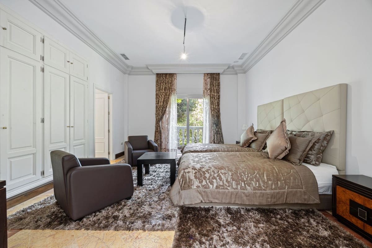 9 sypialnia Willa na sprzedaż w Marbella z basenem garażem - 7 900 000 € (Ref: 9165602)