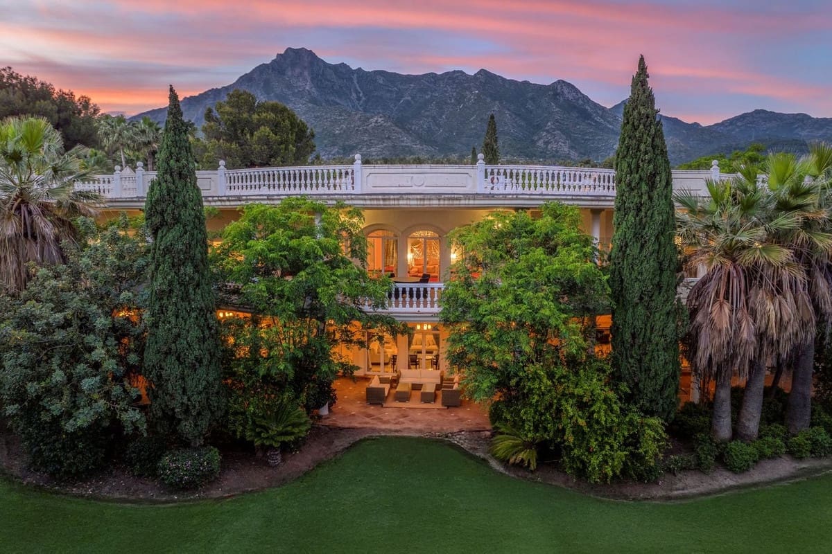 9 sypialnia Willa na sprzedaż w Marbella z basenem garażem - 7 900 000 € (Ref: 9165602)