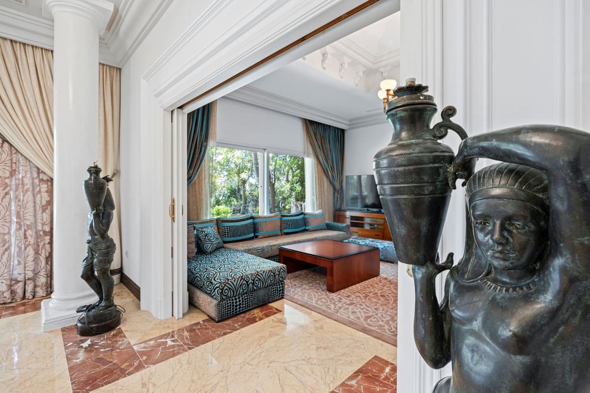 9 sypialnia Willa na sprzedaż w Marbella z basenem garażem - 7 900 000 € (Ref: 9165602)