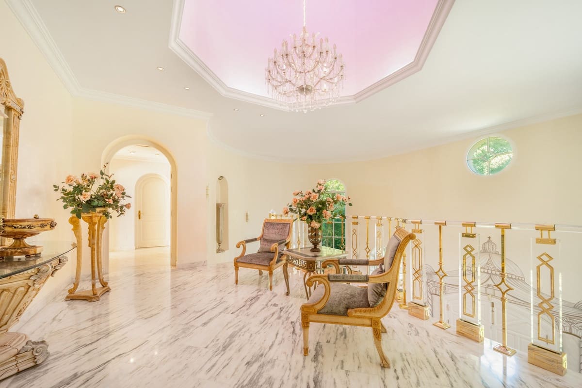 14 soveværelse Villa til salg i Golden Mile med swimmingpool - € 19.850.000 (Ref: 9166858)