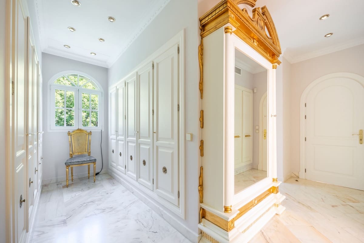 14 soveværelse Villa til salg i Golden Mile med swimmingpool - € 19.850.000 (Ref: 9166858)