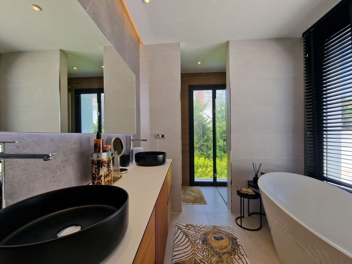 5 soveværelse Villa til salg i Marbella med swimmingpool garage - € 5.475.000 (Ref: 9166862)