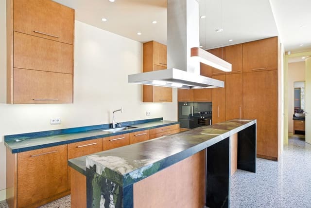 4 makuuhuone Huvila myytävänä paikassa Elviria, Marbella mukana uima-altaan 
autotalli - 4 895 000 € (Ref: 9171208)