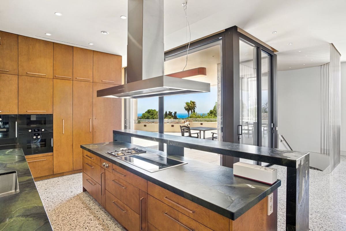 4 sypialnia Willa na sprzedaż w Elviria z basenem garażem - 4 895 000 € (Ref: 9171208)