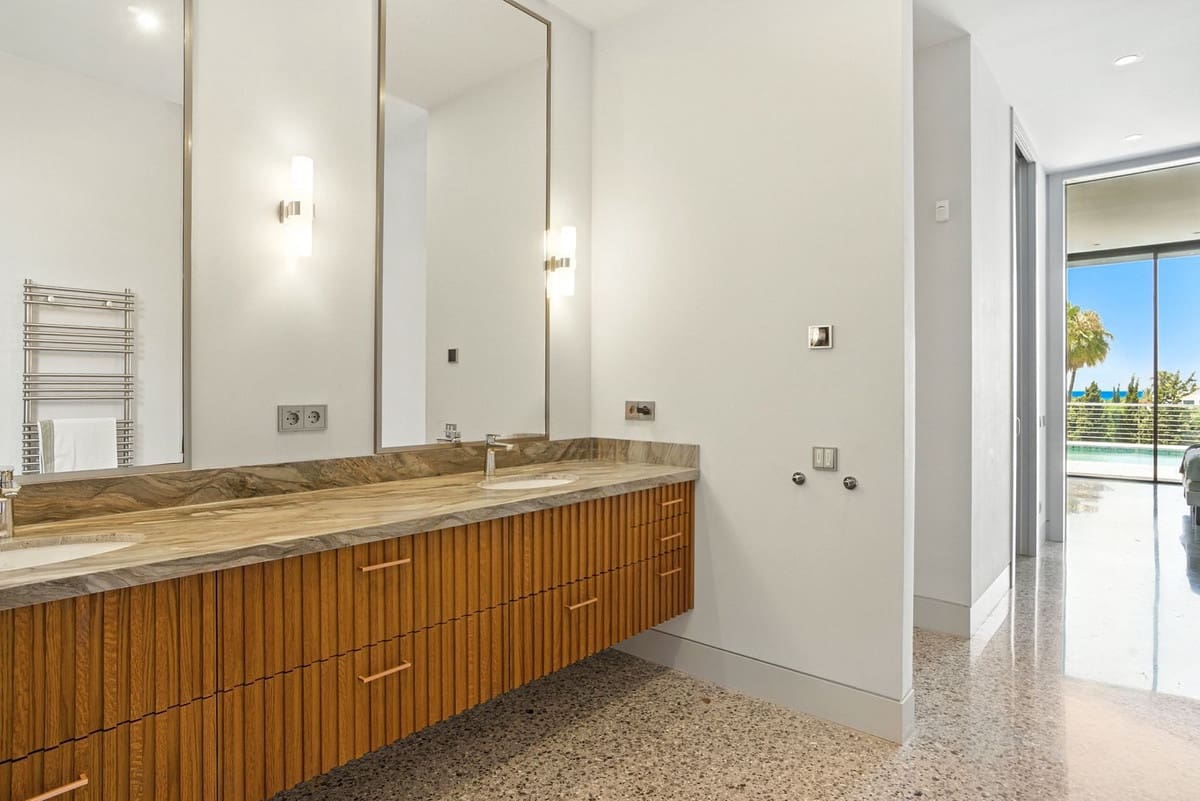 4 sypialnia Willa na sprzedaż w Elviria z basenem garażem - 4 895 000 € (Ref: 9171208)