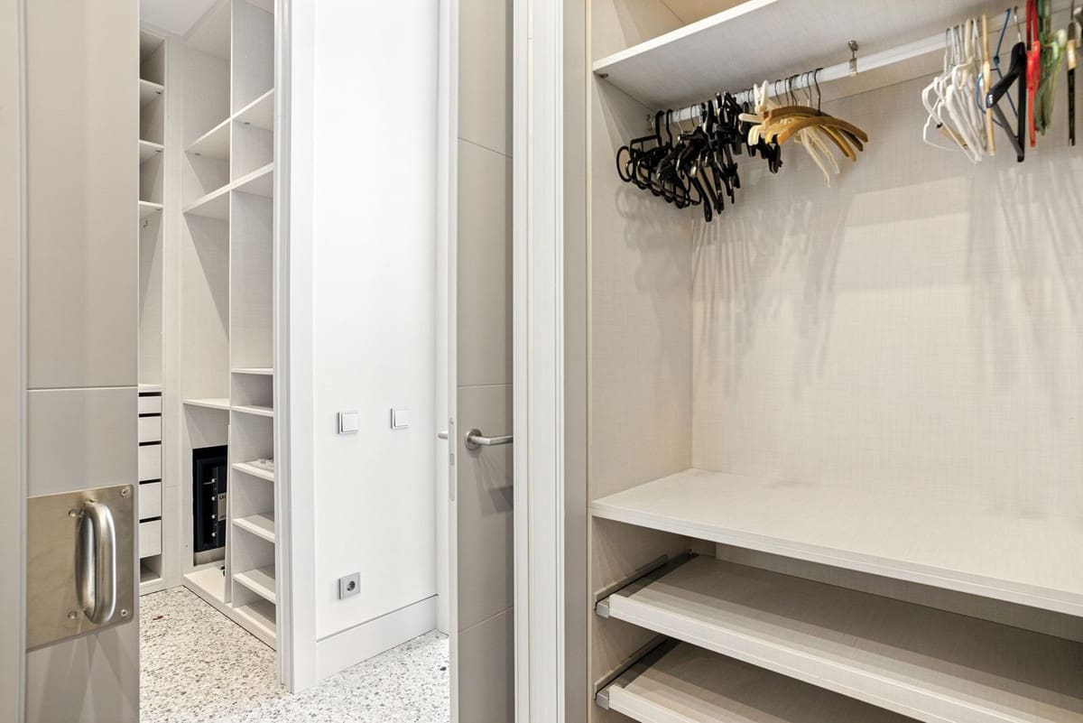 4 sypialnia Willa na sprzedaż w Elviria z basenem garażem - 4 895 000 € (Ref: 9171208)