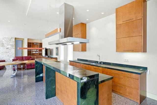 4 makuuhuone Huvila myytävänä paikassa Elviria, Marbella mukana uima-altaan 
autotalli - 4 895 000 € (Ref: 9171208)