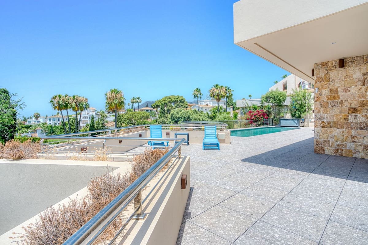 4 sypialnia Willa na sprzedaż w Elviria z basenem garażem - 4 895 000 € (Ref: 9171208)