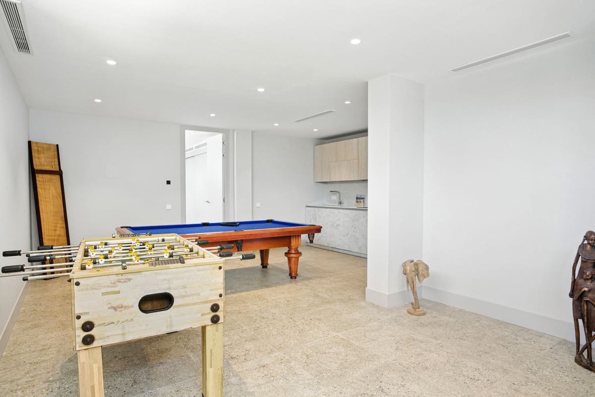 4 sypialnia Willa na sprzedaż w Elviria z basenem garażem - 4 895 000 € (Ref: 9171208)