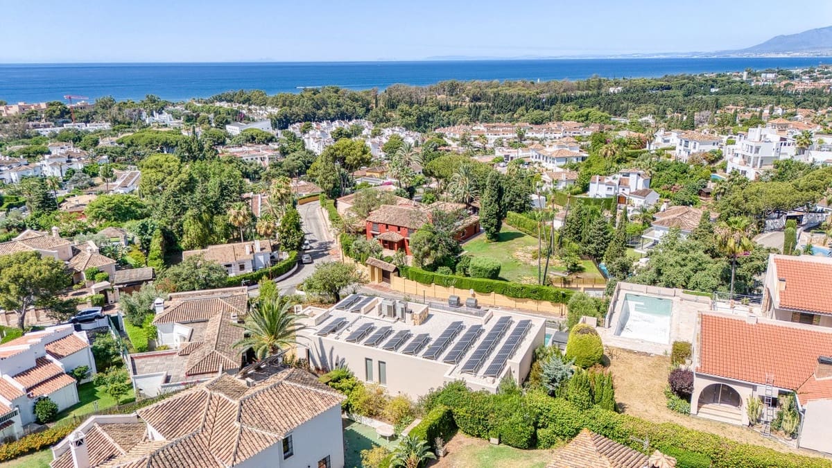 4 sypialnia Willa na sprzedaż w Elviria z basenem garażem - 4 895 000 € (Ref: 9171208)