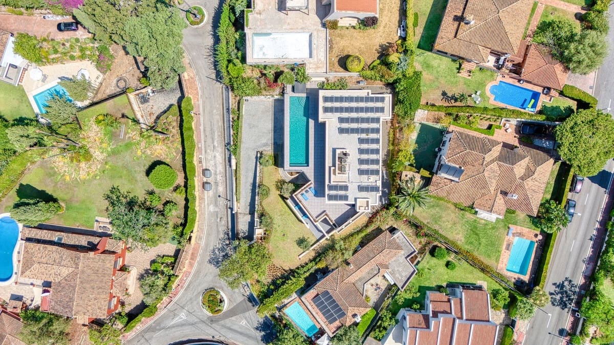 4 sypialnia Willa na sprzedaż w Elviria z basenem garażem - 4 895 000 € (Ref: 9171208)