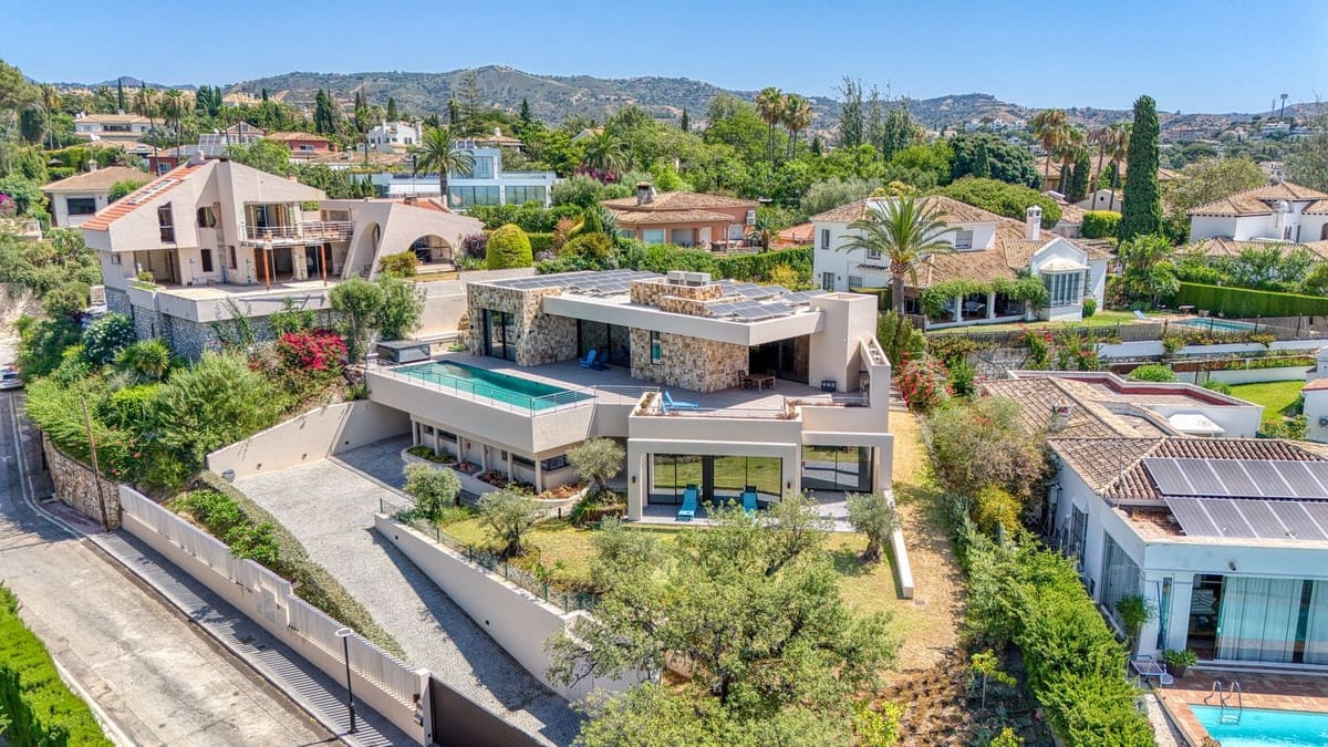 4 sypialnia Willa na sprzedaż w Elviria z basenem garażem - 4 895 000 € (Ref: 9171208)