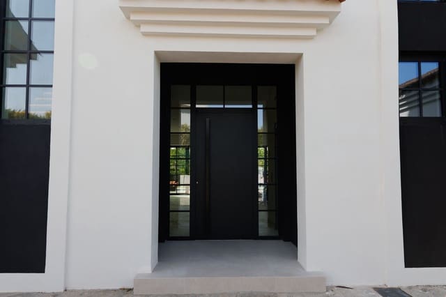 3 chambre Villa/Maison à vendre à San Enrique - Guadiaro -  Pueblo Nuevo, San Roque avec piscine garage - 2 580 000 € (Ref: 9171210)