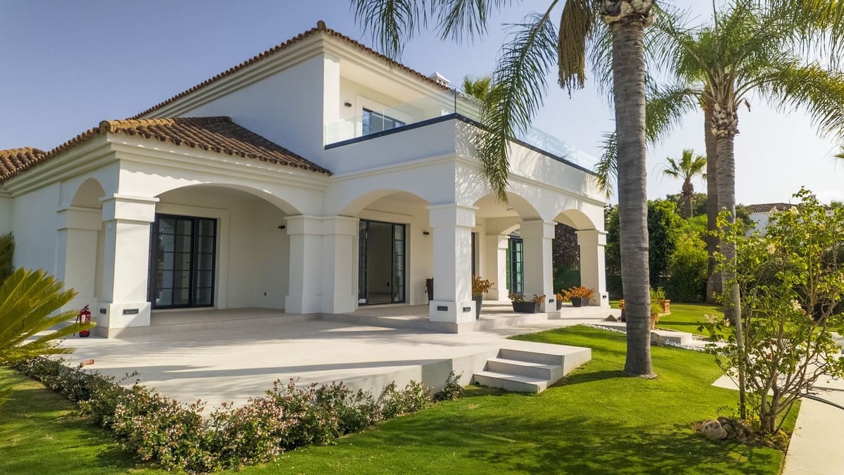 3 soverom Villa til salgs i Sotogrande med svømmebasseng garasje - € 2 580 000 (Ref: 9171210)