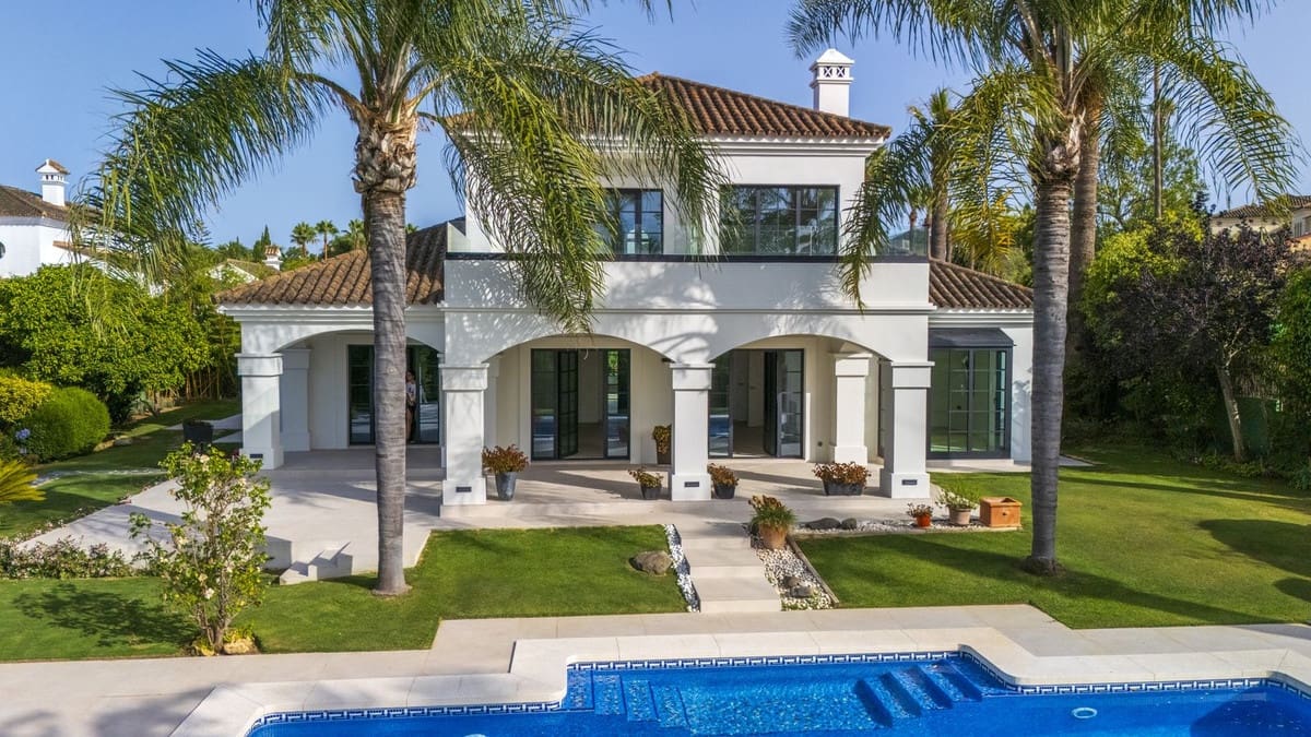 3 soverom Villa til salgs i Sotogrande med svømmebasseng garasje - € 2 580 000 (Ref: 9171210)