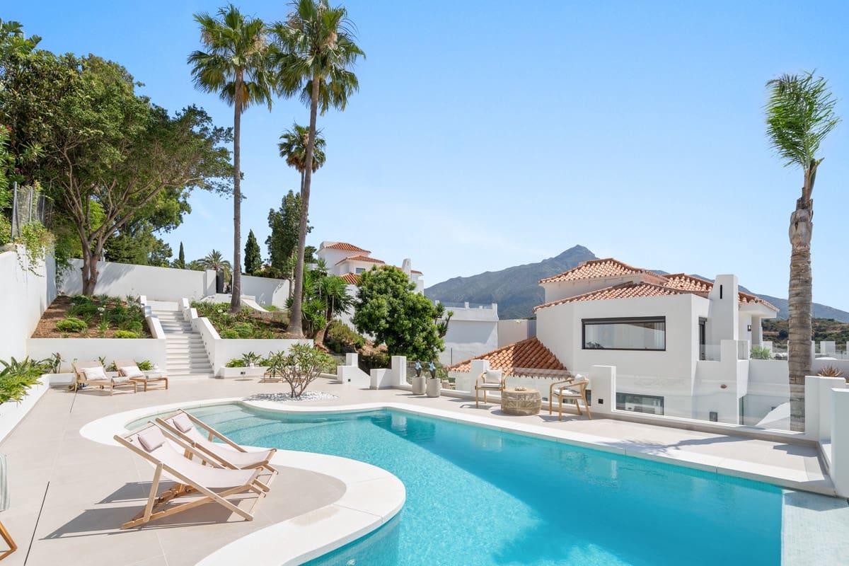 5 soveværelse Villa til salg i Nueva Andalucia med swimmingpool - € 4.950.000 (Ref: 9173278)