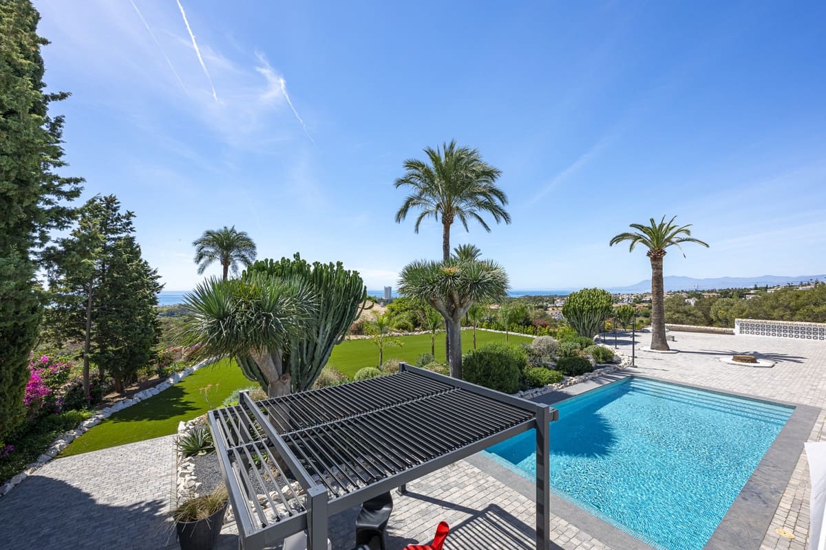 7 bedroom Villa for sale in Elviria with pool - € 6,800,000 (Ref: 9177689)