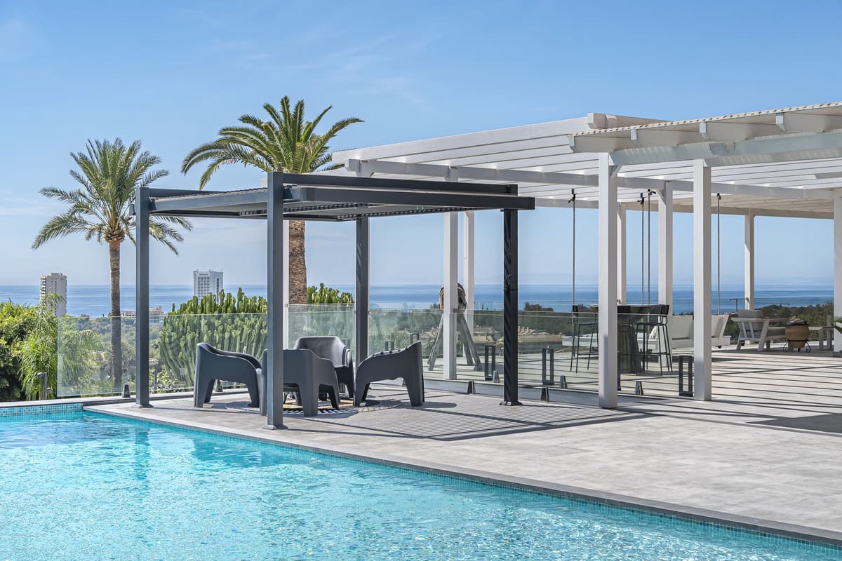 7 bedroom Villa for sale in Elviria with pool - € 6,800,000 (Ref: 9177689)