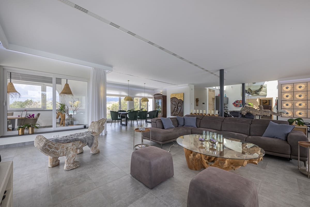 7 bedroom Villa for sale in Elviria with pool - € 6,800,000 (Ref: 9177689)