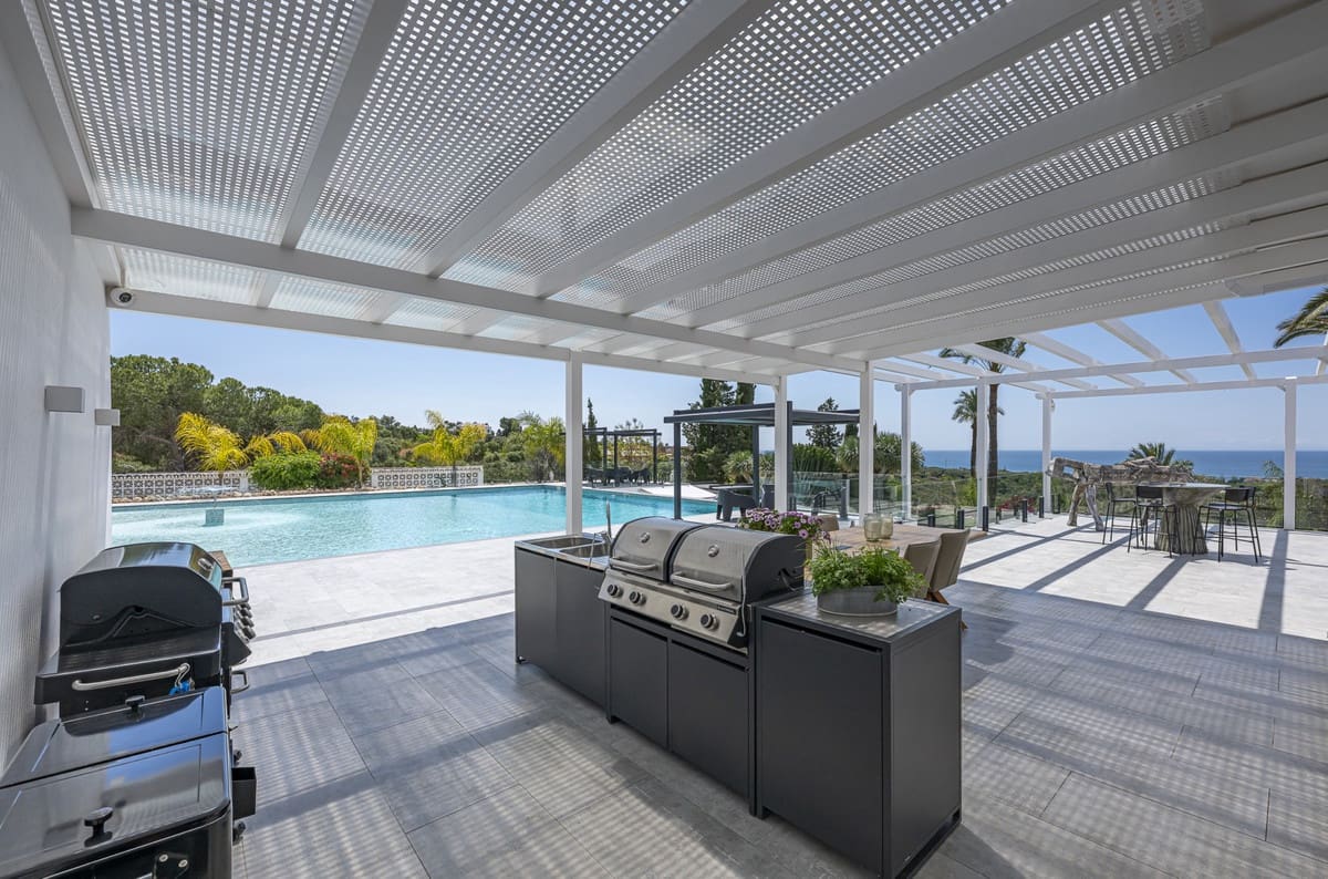 7 bedroom Villa for sale in Elviria with pool - € 6,800,000 (Ref: 9177689)