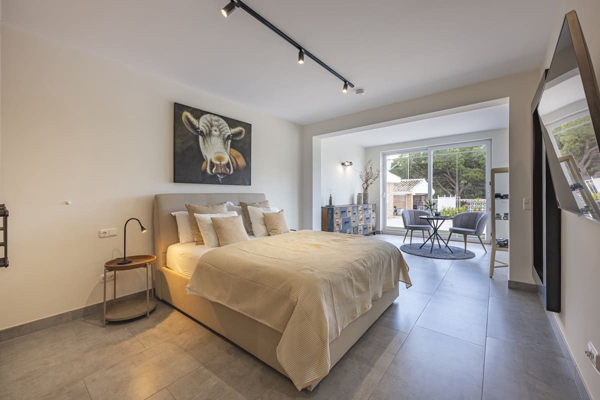 7 bedroom Villa for sale in Elviria with pool - € 6,800,000 (Ref: 9177689)