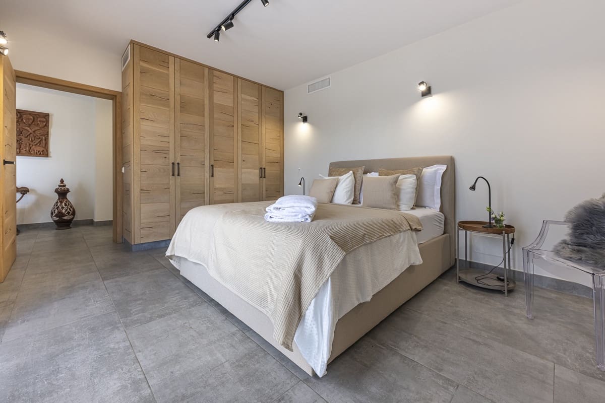 7 bedroom Villa for sale in Elviria with pool - € 6,800,000 (Ref: 9177689)