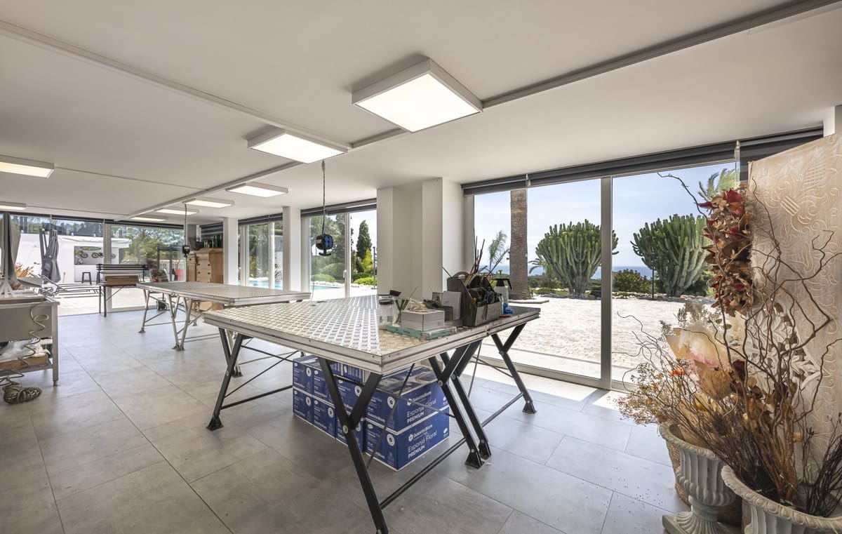 7 bedroom Villa for sale in Elviria with pool - € 6,800,000 (Ref: 9177689)