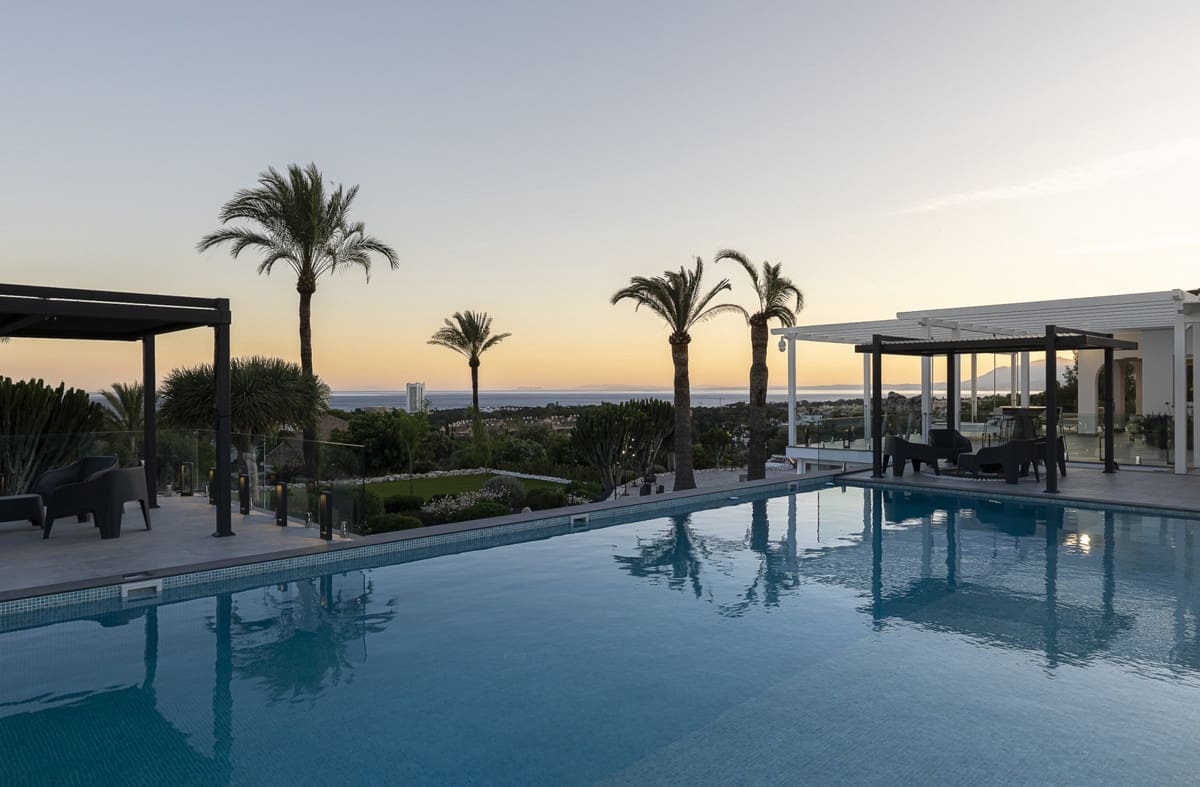 7 bedroom Villa for sale in Elviria with pool - € 6,800,000 (Ref: 9177689)