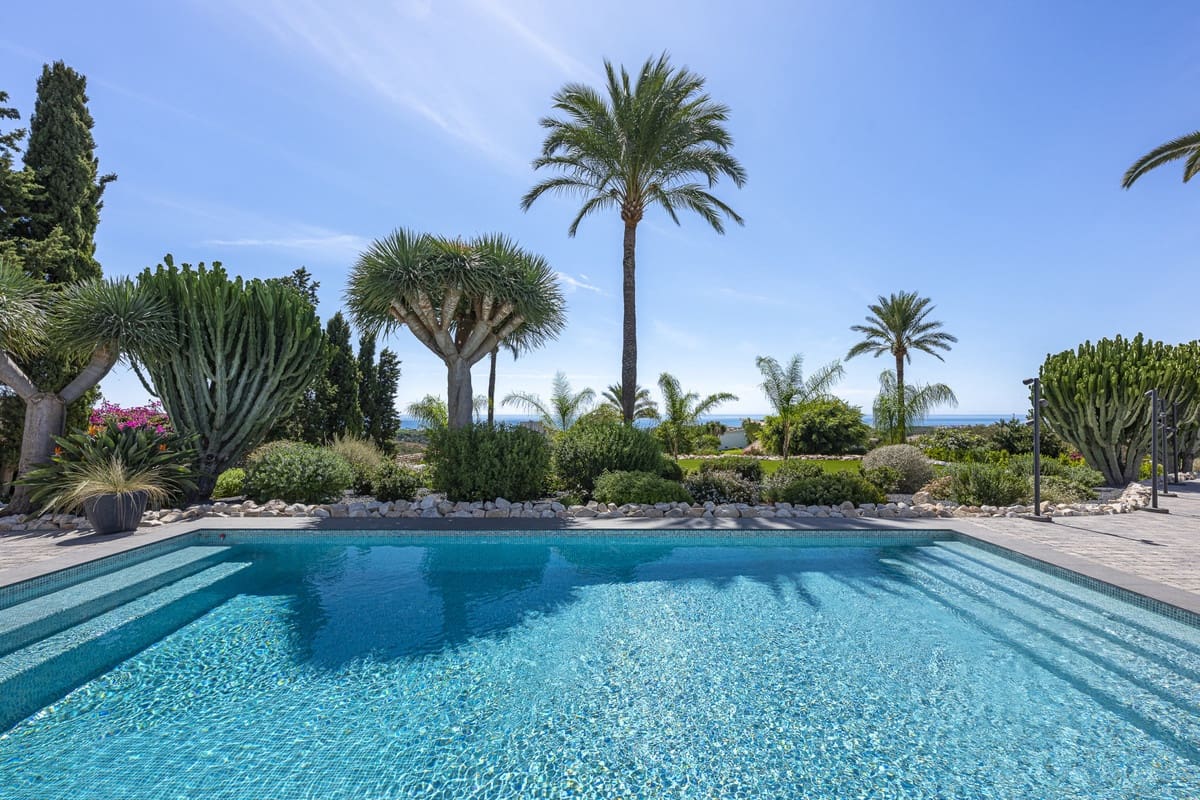 7 bedroom Villa for sale in Elviria with pool - € 6,800,000 (Ref: 9177689)