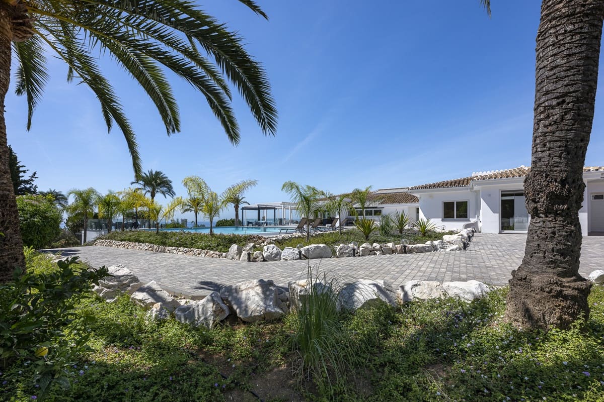 7 bedroom Villa for sale in Elviria with pool - € 6,800,000 (Ref: 9177689)