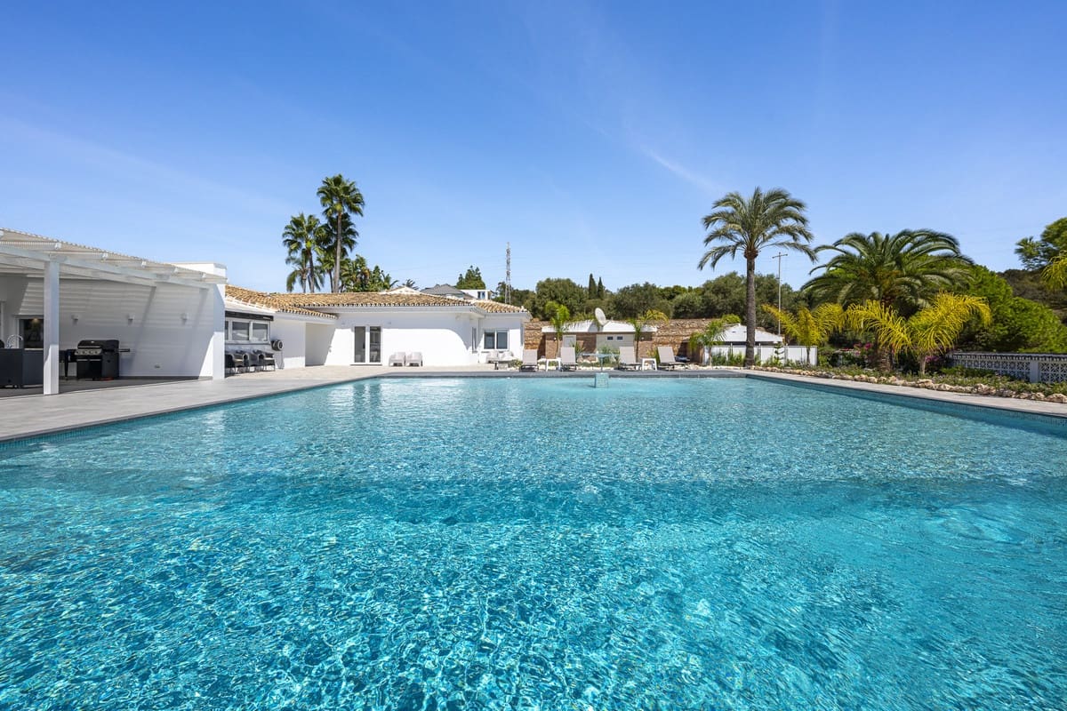 7 bedroom Villa for sale in Elviria with pool - € 6,800,000 (Ref: 9177689)