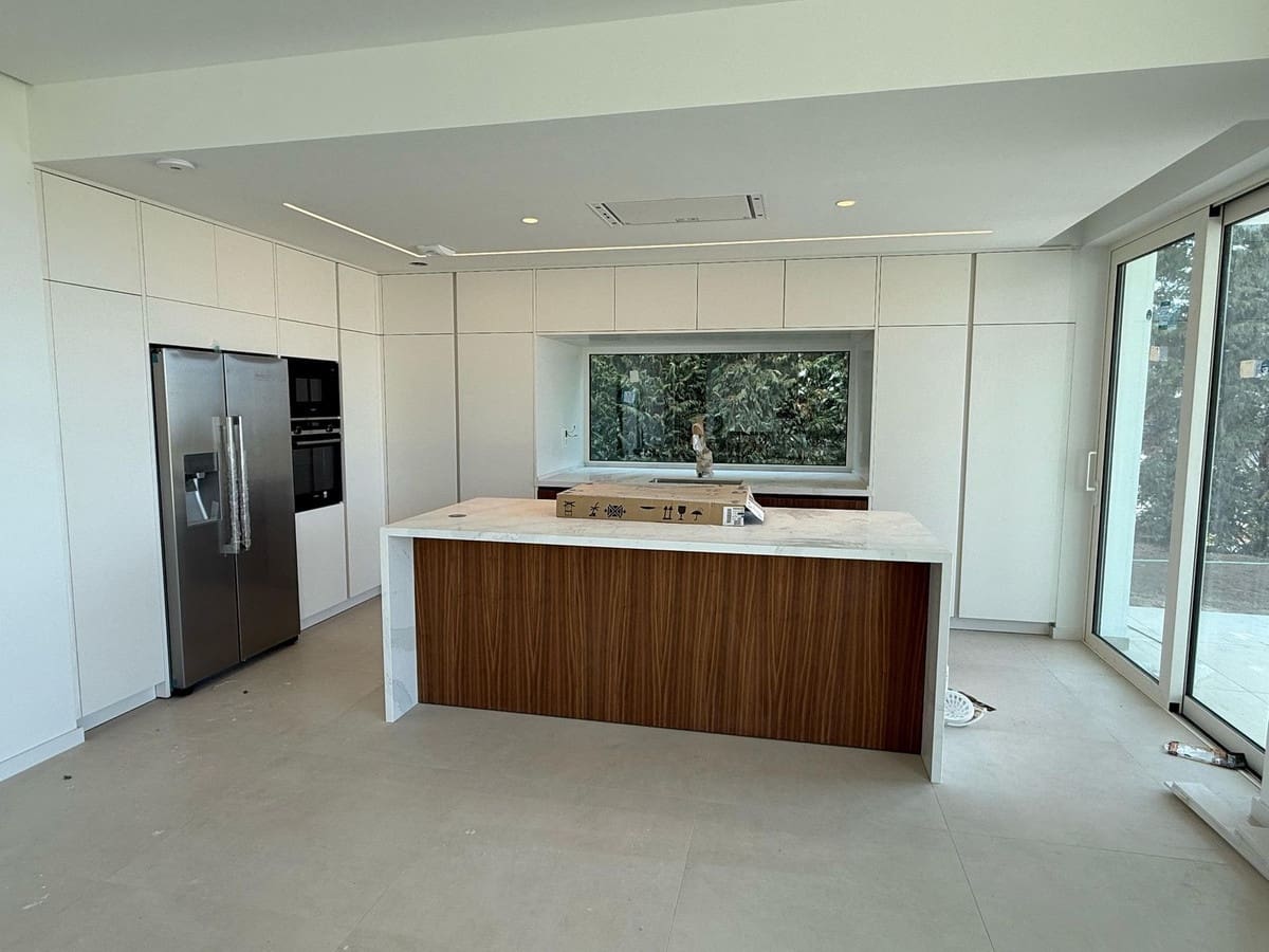 6 soverom Villa til salgs i Marbella med svømmebasseng garasje - € 4 400 000 (Ref: 9180846)