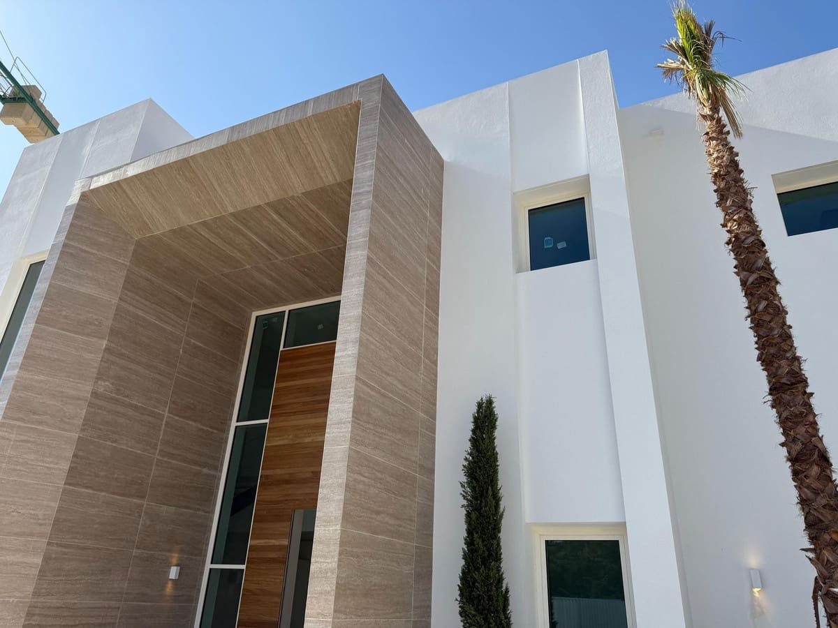 6 soverom Villa til salgs i Marbella med svømmebasseng garasje - € 4 400 000 (Ref: 9180846)