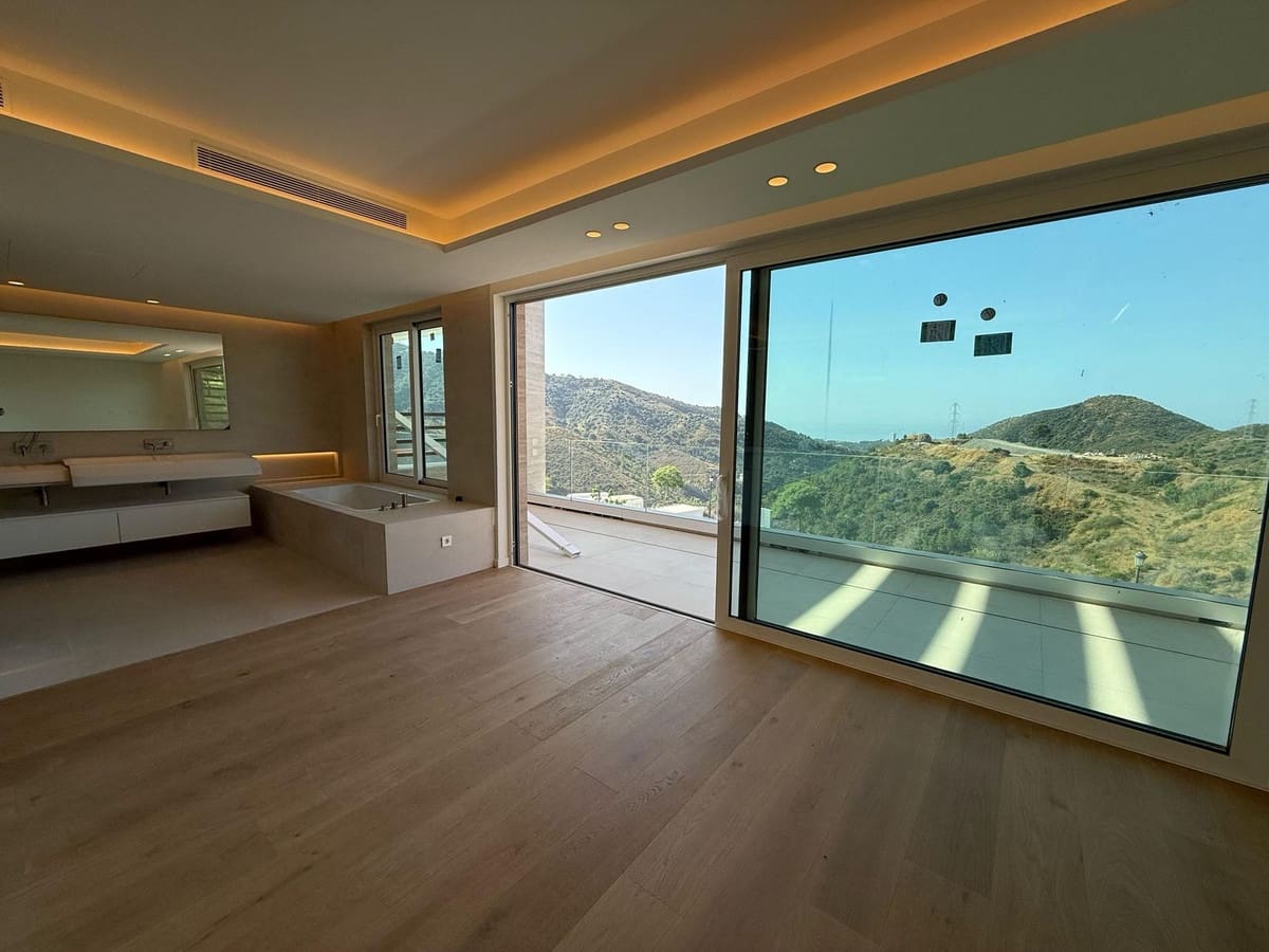 6 soverom Villa til salgs i Marbella med svømmebasseng garasje - € 4 400 000 (Ref: 9180846)