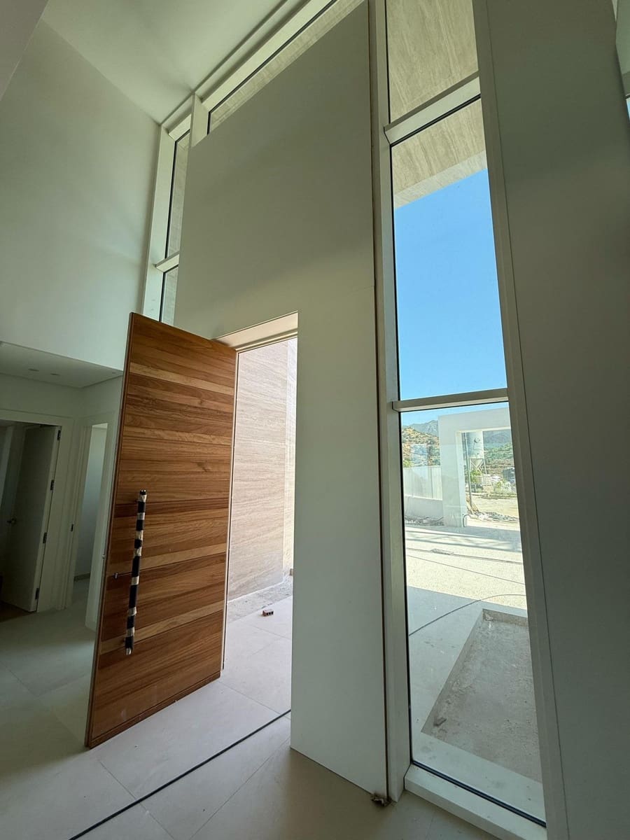 6 soverom Villa til salgs i Marbella med svømmebasseng garasje - € 4 400 000 (Ref: 9180846)