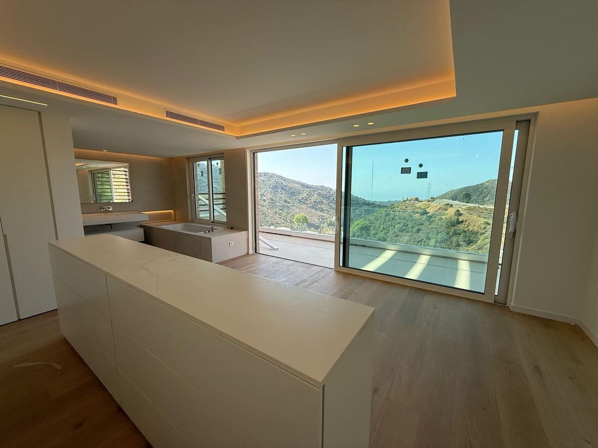 6 soverom Villa til salgs i Marbella med svømmebasseng garasje - € 4 400 000 (Ref: 9180846)