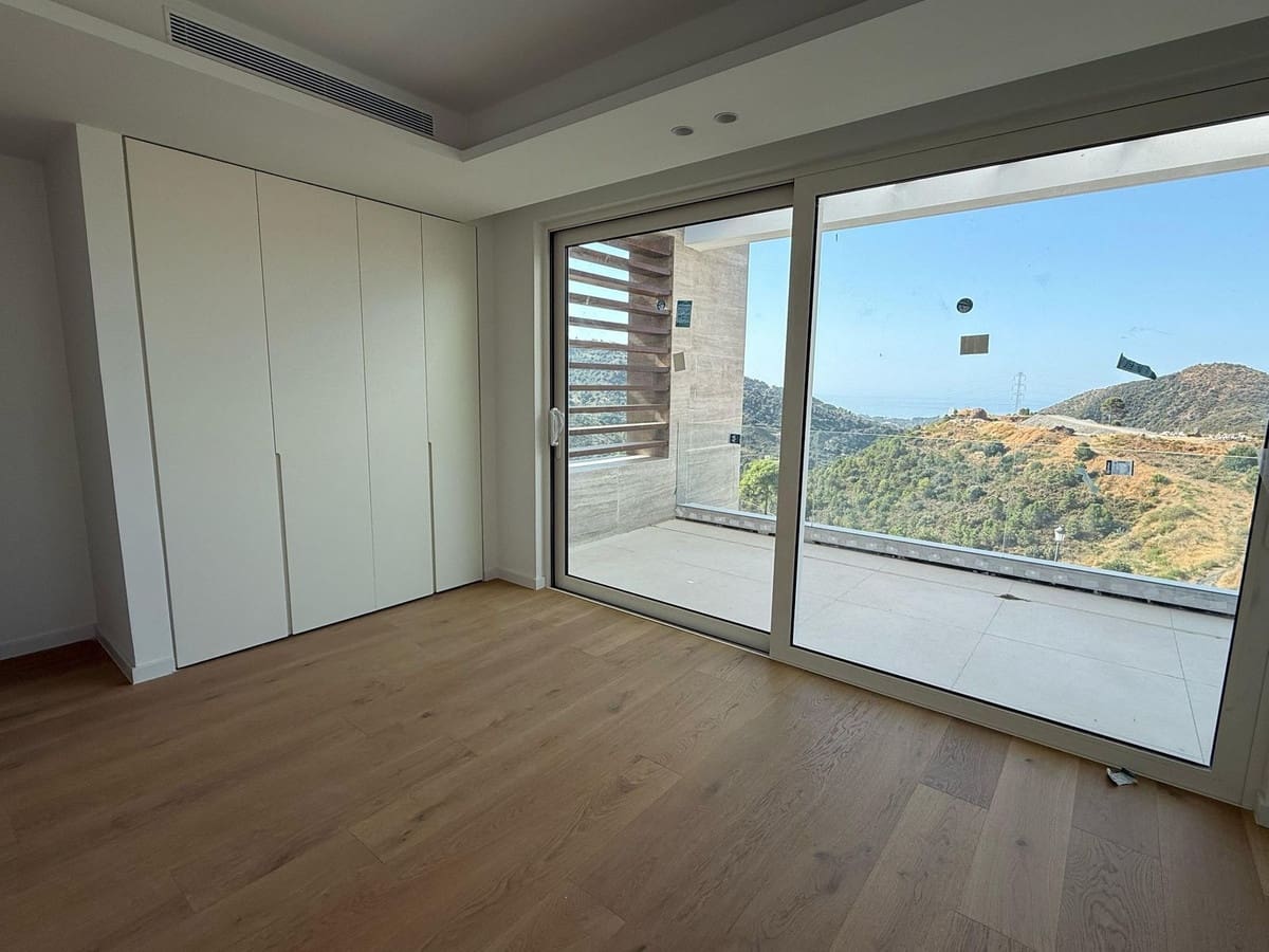 6 soverom Villa til salgs i Marbella med svømmebasseng garasje - € 4 400 000 (Ref: 9180846)