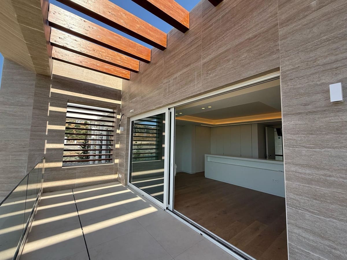 6 soverom Villa til salgs i Marbella med svømmebasseng garasje - € 4 400 000 (Ref: 9180846)