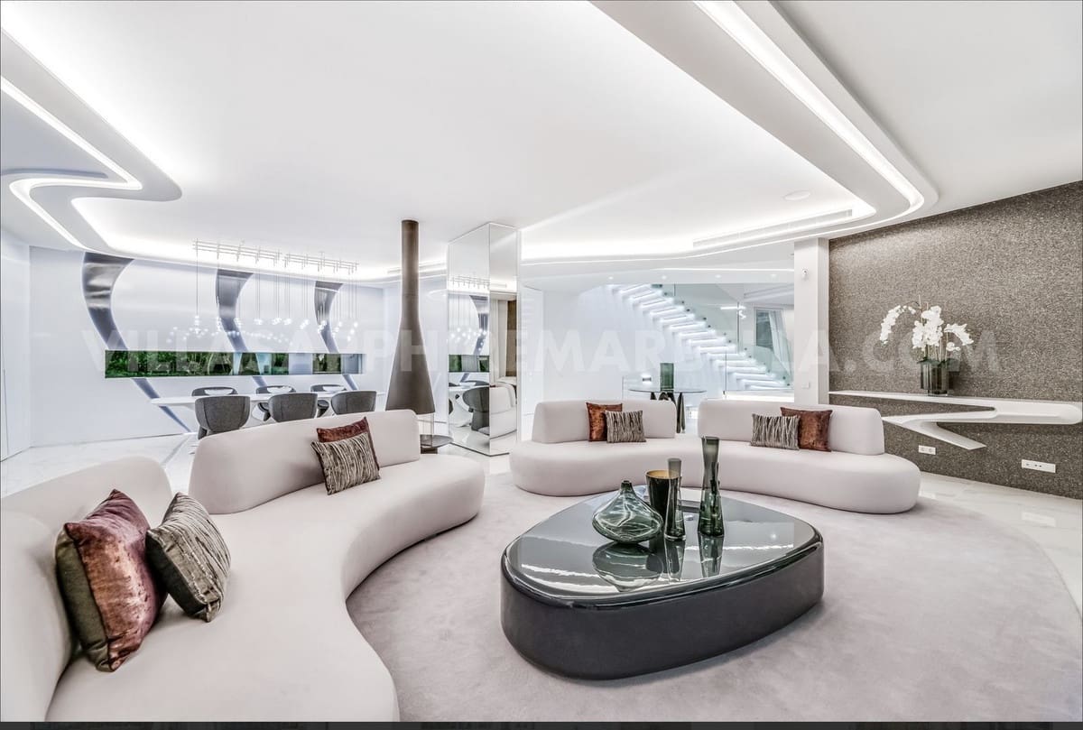 6 bedroom Villa for sale in Los Monteros with pool garage - € 12,500,000 (Ref: 9183395)